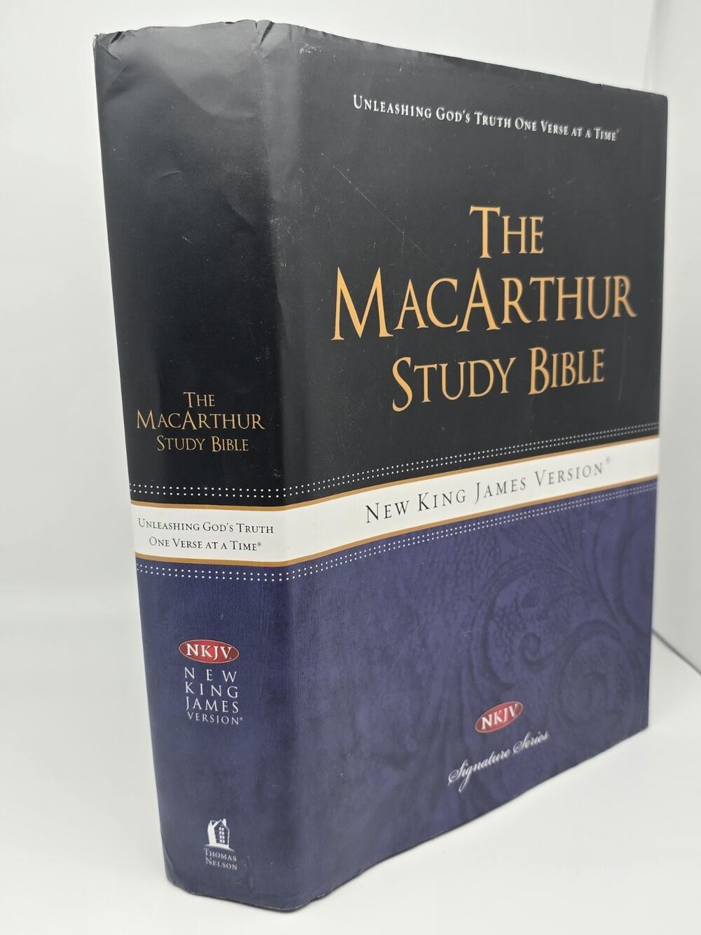The MacArthur Study Bible: NKJV by John MacArthur - Hardcover, 1997